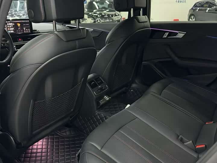 Фото 5 - Audi A4L