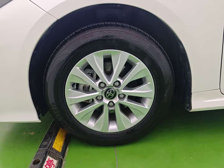 Фото 2 - Toyota Corolla