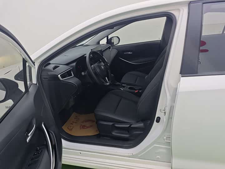 Фото 3 - Toyota Corolla