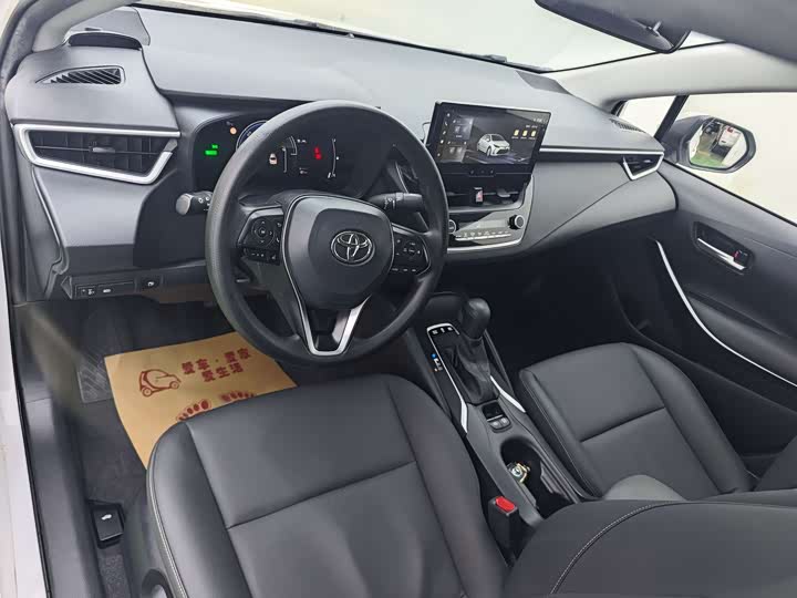 Фото 4 - Toyota Corolla