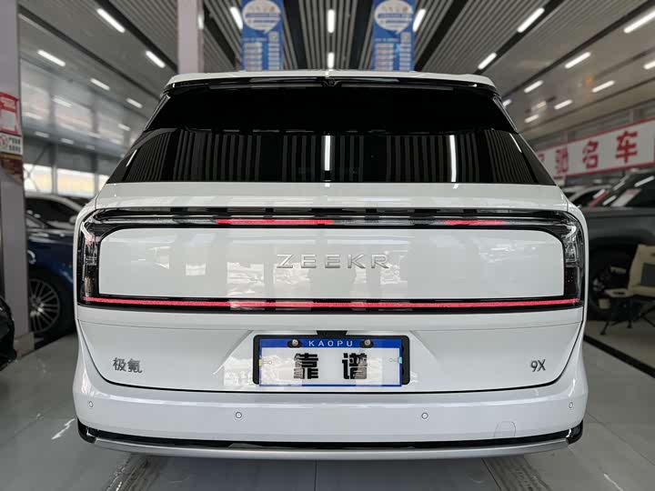 Фото 7 - Zeekr 9X