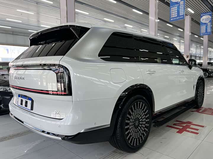 Фото 9 - Zeekr 9X