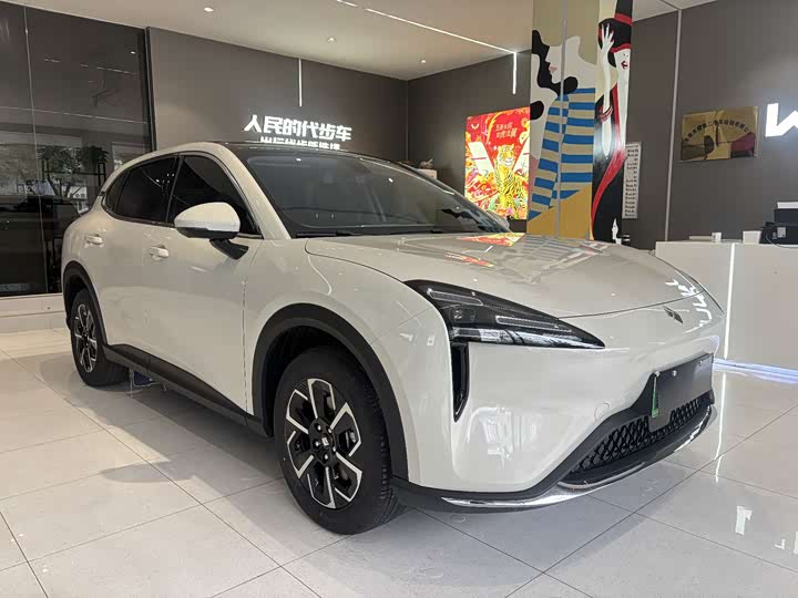 Фото 3 - Baojun E6