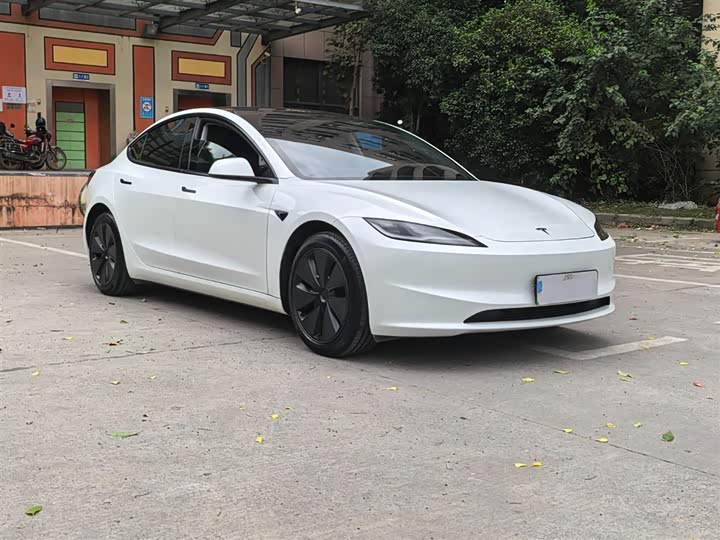 Photo 3 - Tesla Model 3