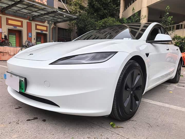 Photo 4 - Tesla Model 3