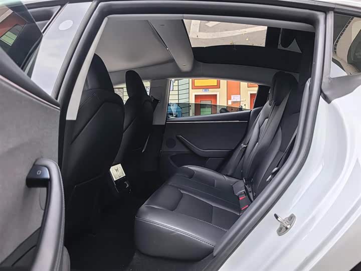 Photo 6 - Tesla Model 3