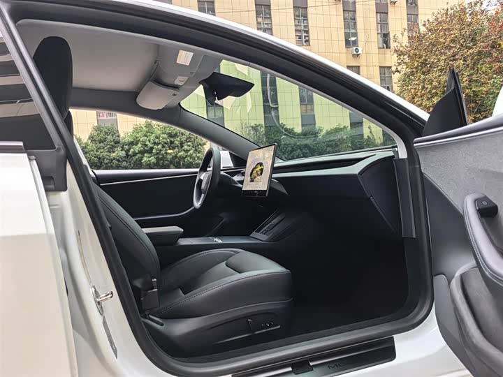 Photo 7 - Tesla Model 3