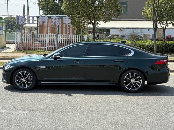 Фото 7 - Jaguar XF L