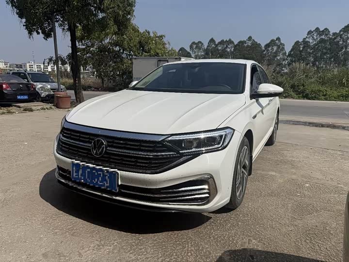 Фото 1 - Volkswagen Sagitar L