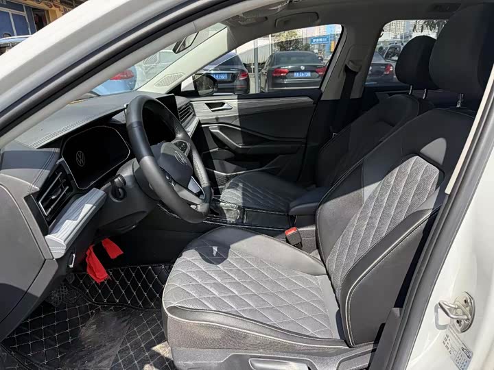 Фото 4 - Volkswagen Sagitar L