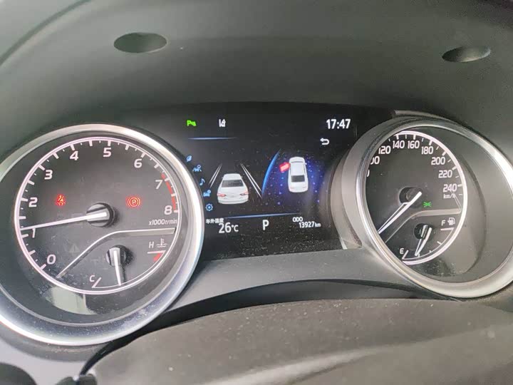 Фото 6 - Toyota Camry