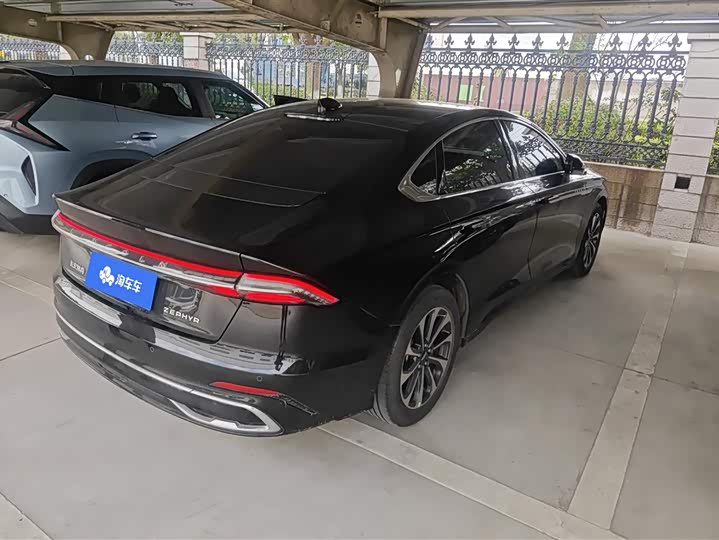 Photo 3 - Lincoln Z (Zephyr)