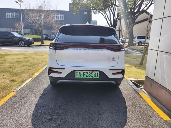 Photo 6 - BYD Tang Hybrid/EV