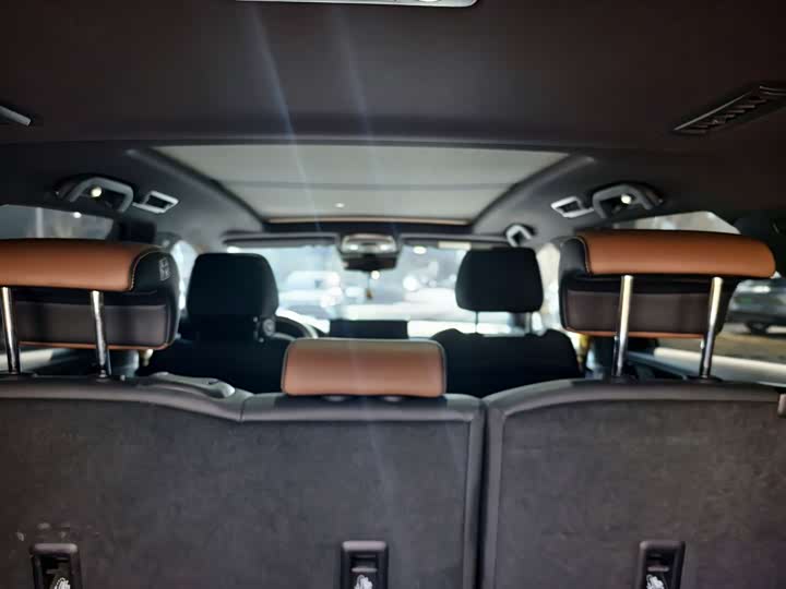 Photo 9 - BYD Tang Hybrid/EV