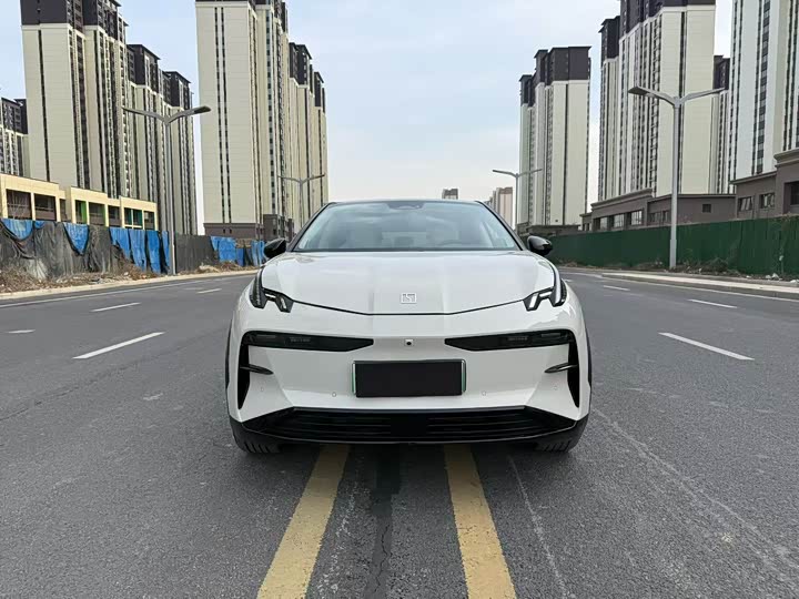 Фото 2 - Zeekr X