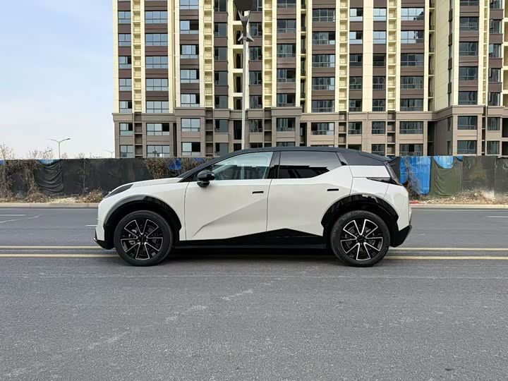 Фото 8 - Zeekr X