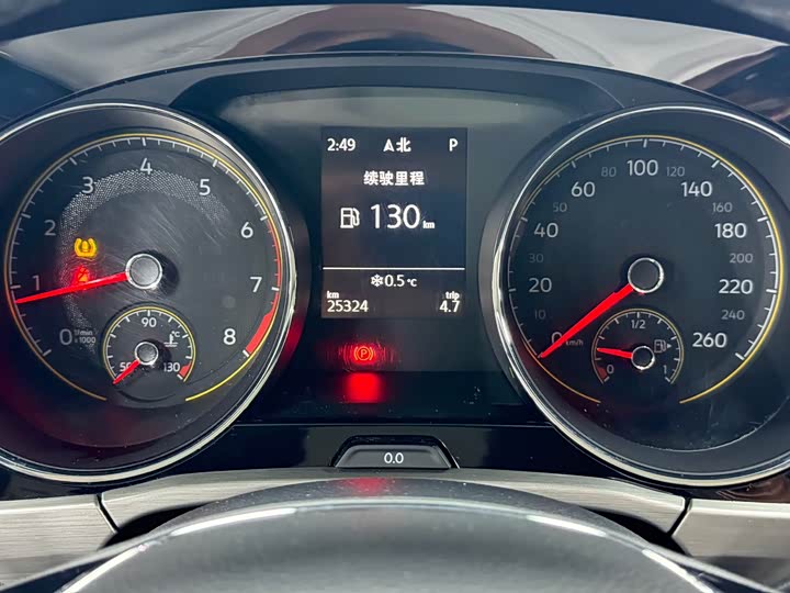 Фото 7 - Volkswagen Touran L