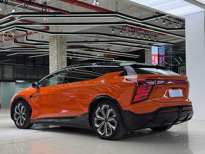 Фото 5 - HiPhi X