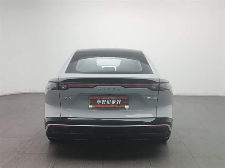 Photo 4 - Mazda EZ-6