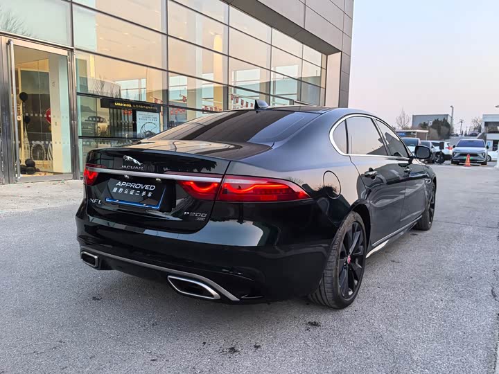 Фото 3 - Jaguar XF L