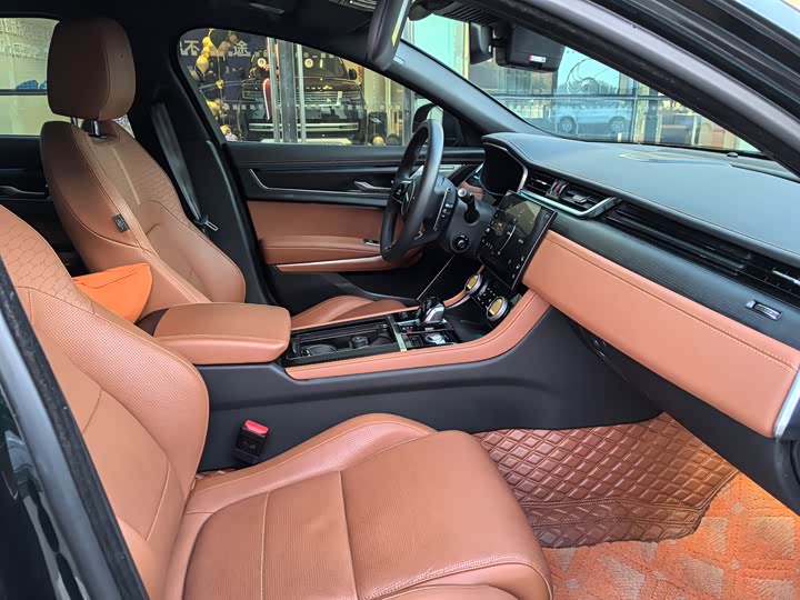 Фото 7 - Jaguar XF L