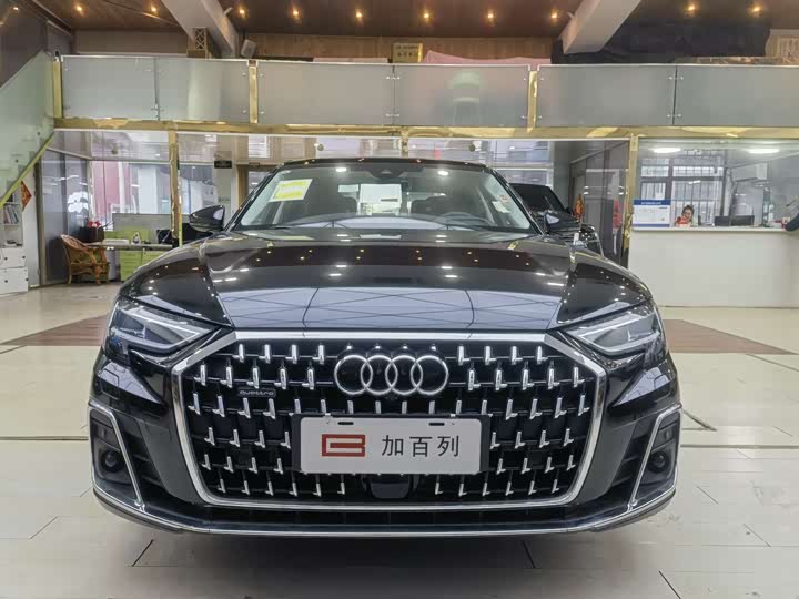 Фото 2 - Audi A8