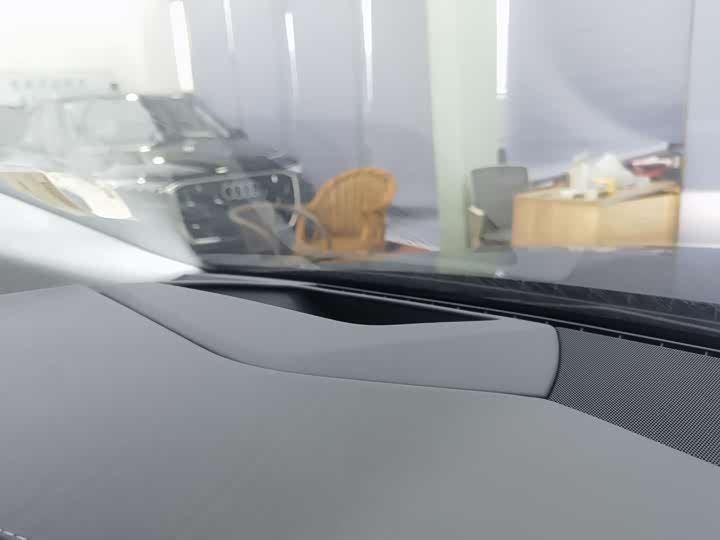 Фото 5 - Audi A8