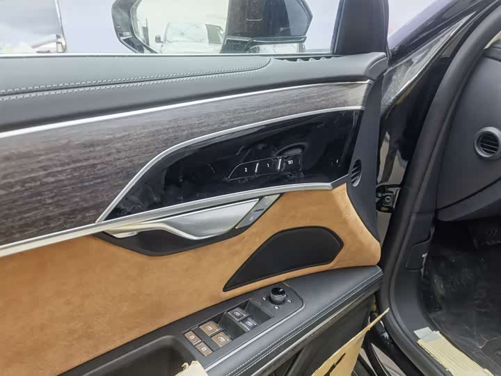 Фото 6 - Audi A8