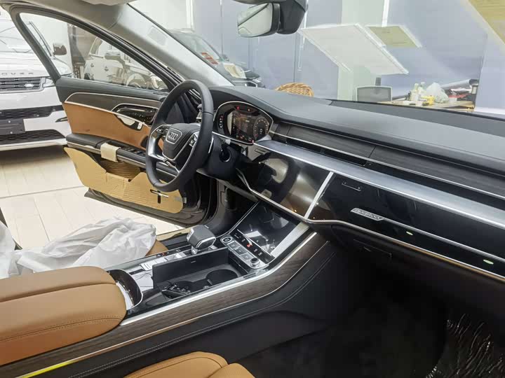Фото 8 - Audi A8
