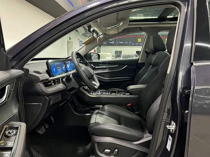 Фото 8 - Exeed LX