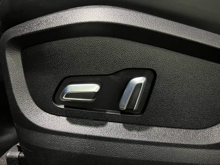 Фото 9 - Exeed LX