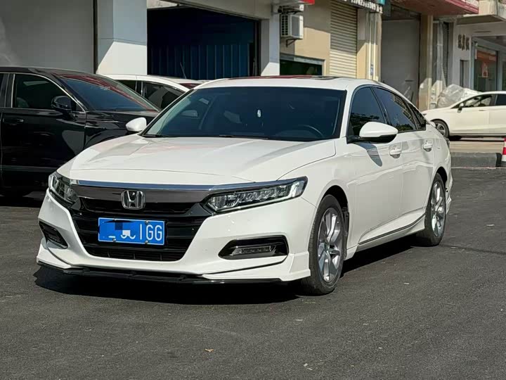 Фото 1 - Honda Accord
