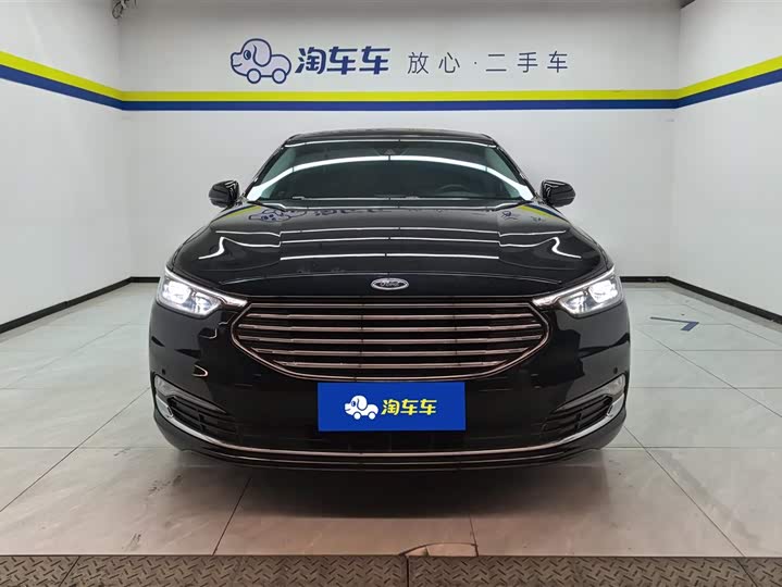 Фото 2 - Ford Taurus