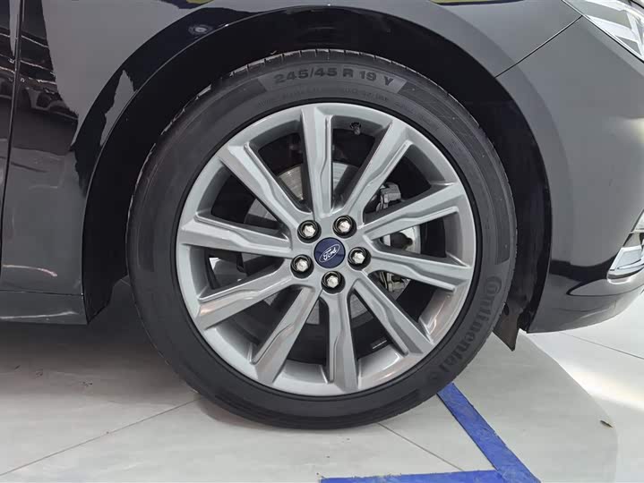 Фото 6 - Ford Taurus