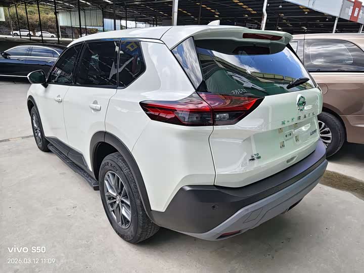 Фото 8 - Nissan X-Trail