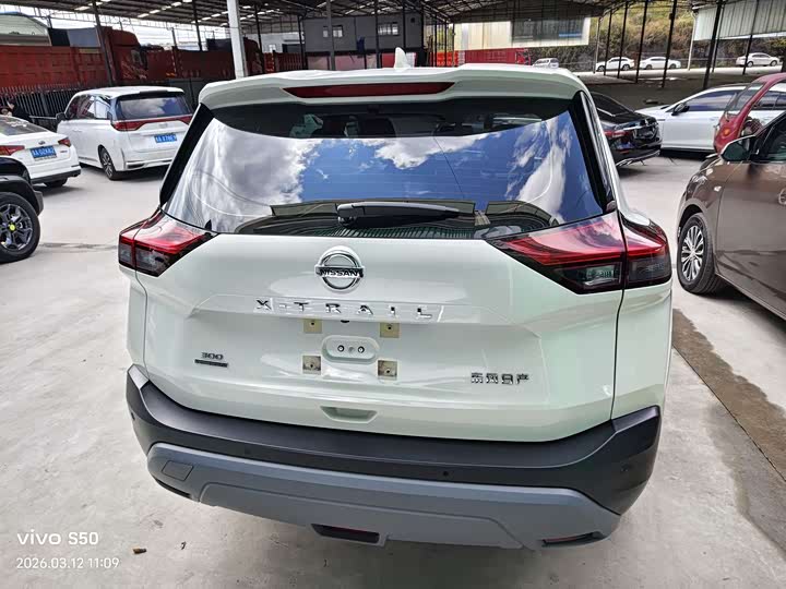 Фото 9 - Nissan X-Trail