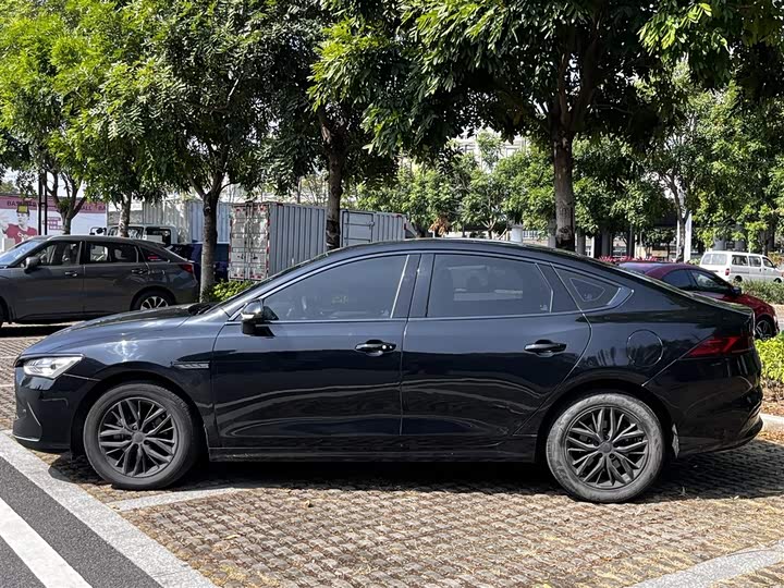 Фото 9 - BYD Qin Plus