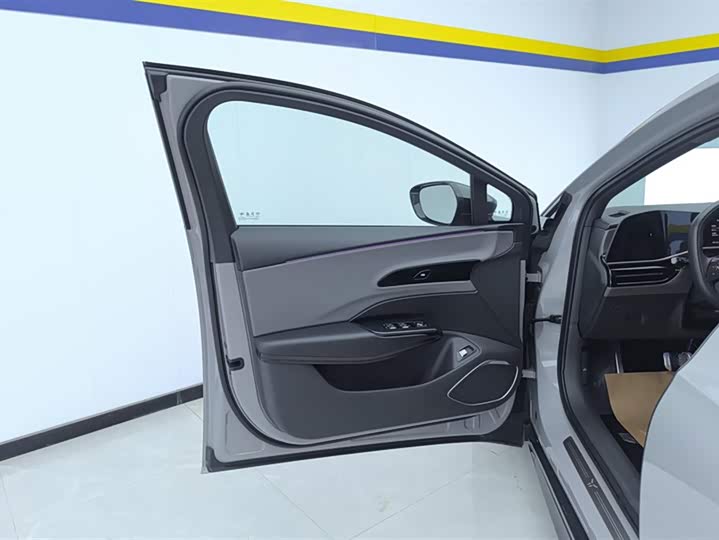 Фото 7 - Hongqi EH7