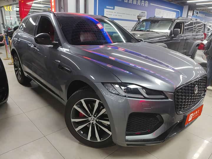 Фото 2 - Jaguar F-Pace