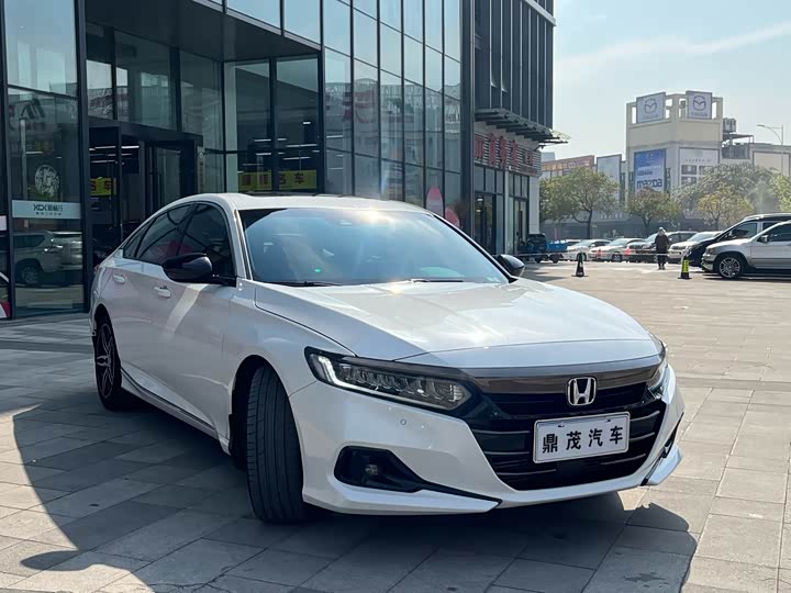 Photo 7 - Honda Accord