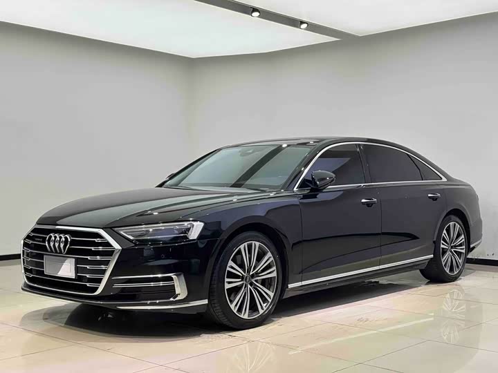 Фото 1 - Audi A8