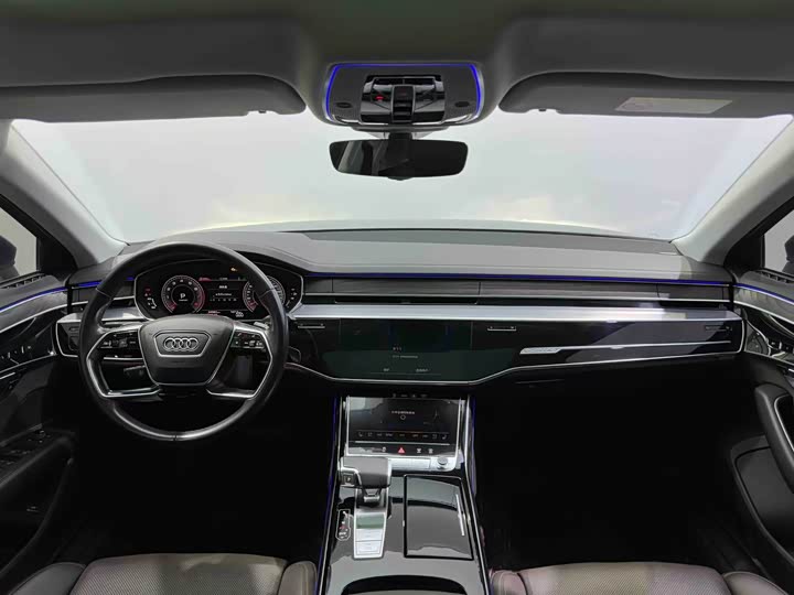 Фото 6 - Audi A8