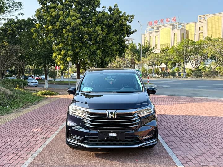 Фото 2 - Honda Odyssey