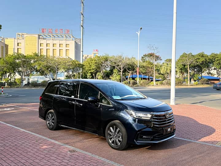 Фото 3 - Honda Odyssey