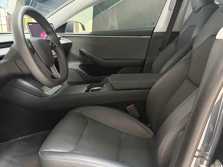 Photo 9 - Tesla Model 3