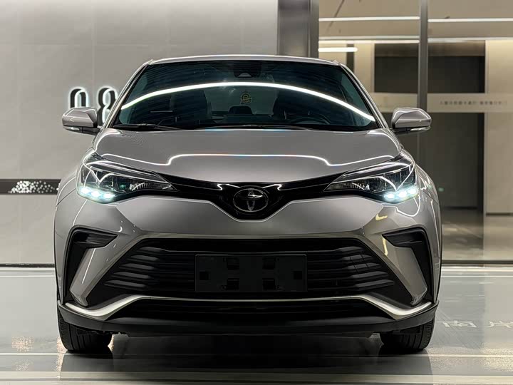 Фото 3 - Toyota Izoa