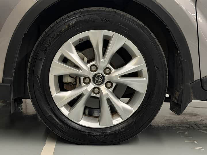 Фото 6 - Toyota Izoa