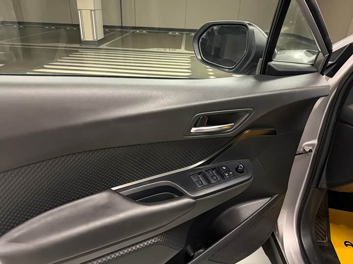 Фото 7 - Toyota Izoa