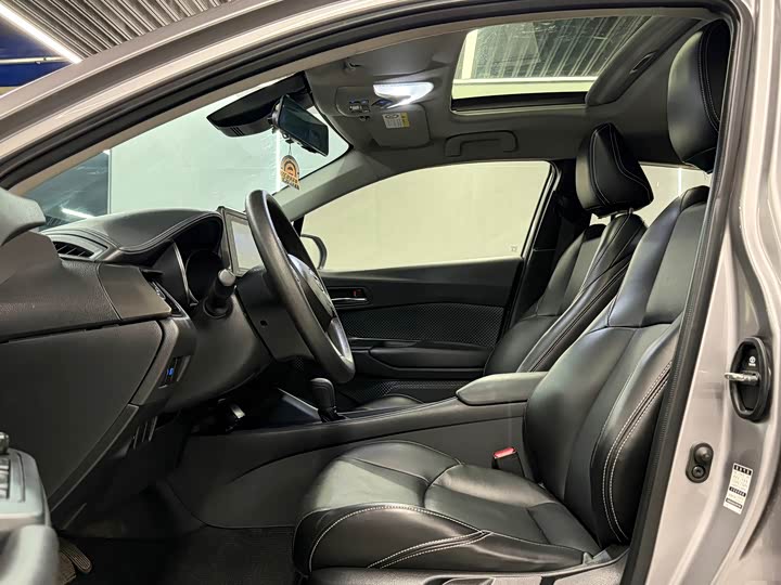 Фото 8 - Toyota Izoa