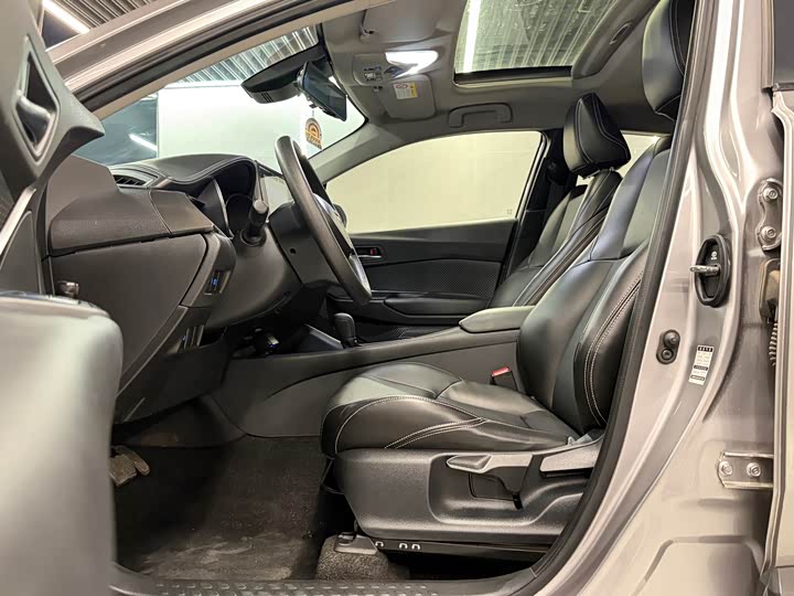 Фото 9 - Toyota Izoa